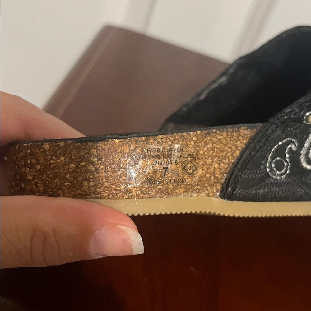 Rampage RARE Y2K Beaded Embellished Embroidered Women's Clogs Mules Shoes 7 - Picture 5 of 8